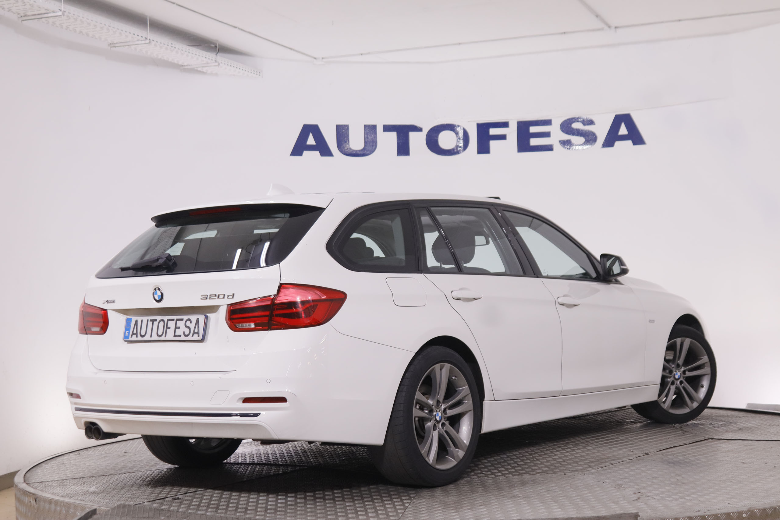 BMW Serie 3 320d Touring xDrive M-Sport - foto 8