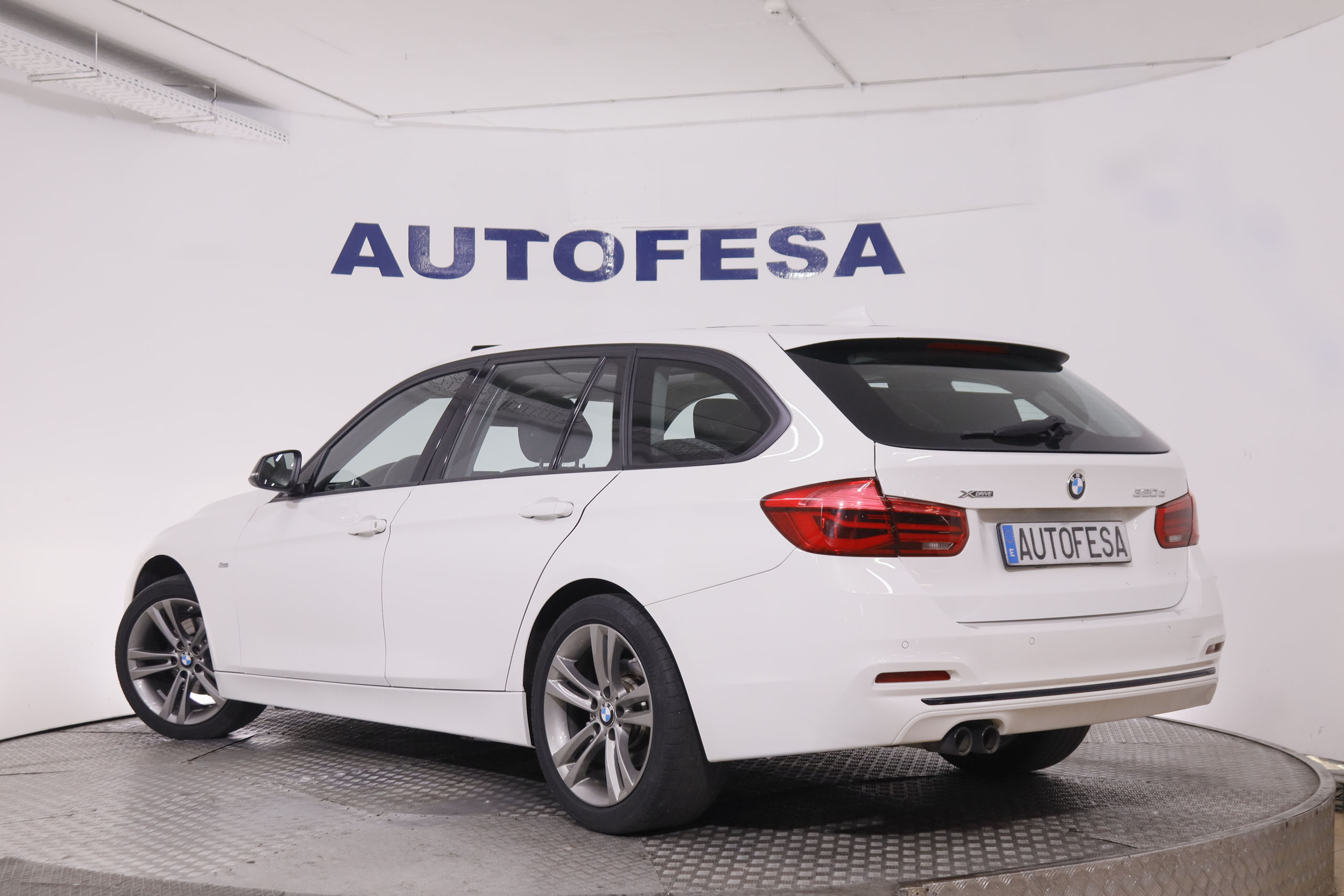 BMW Serie 3 320d Touring xDrive M-Sport - foto 10