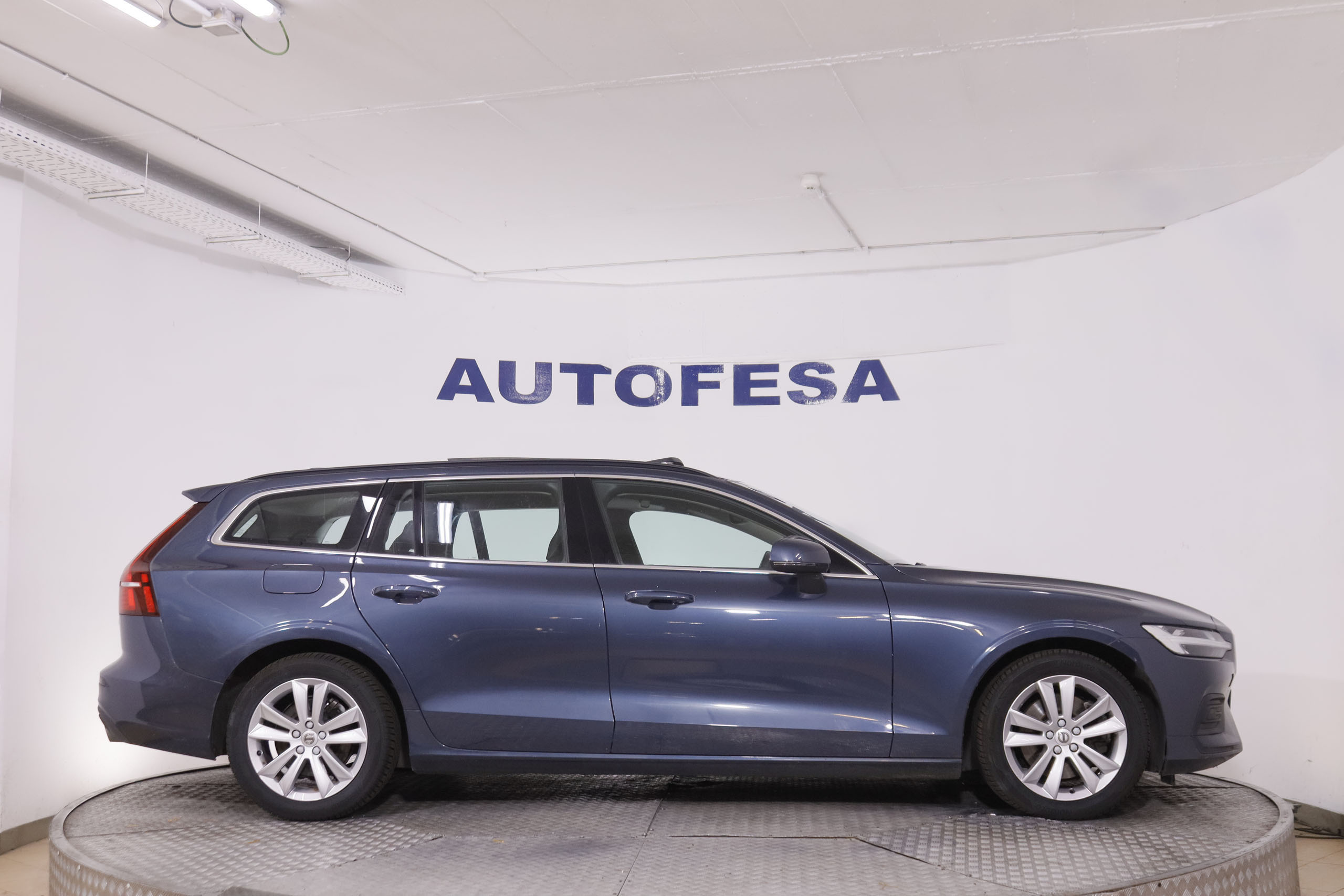 Volvo V60 2.0 B4 Diesel Momentum Business - foto 8