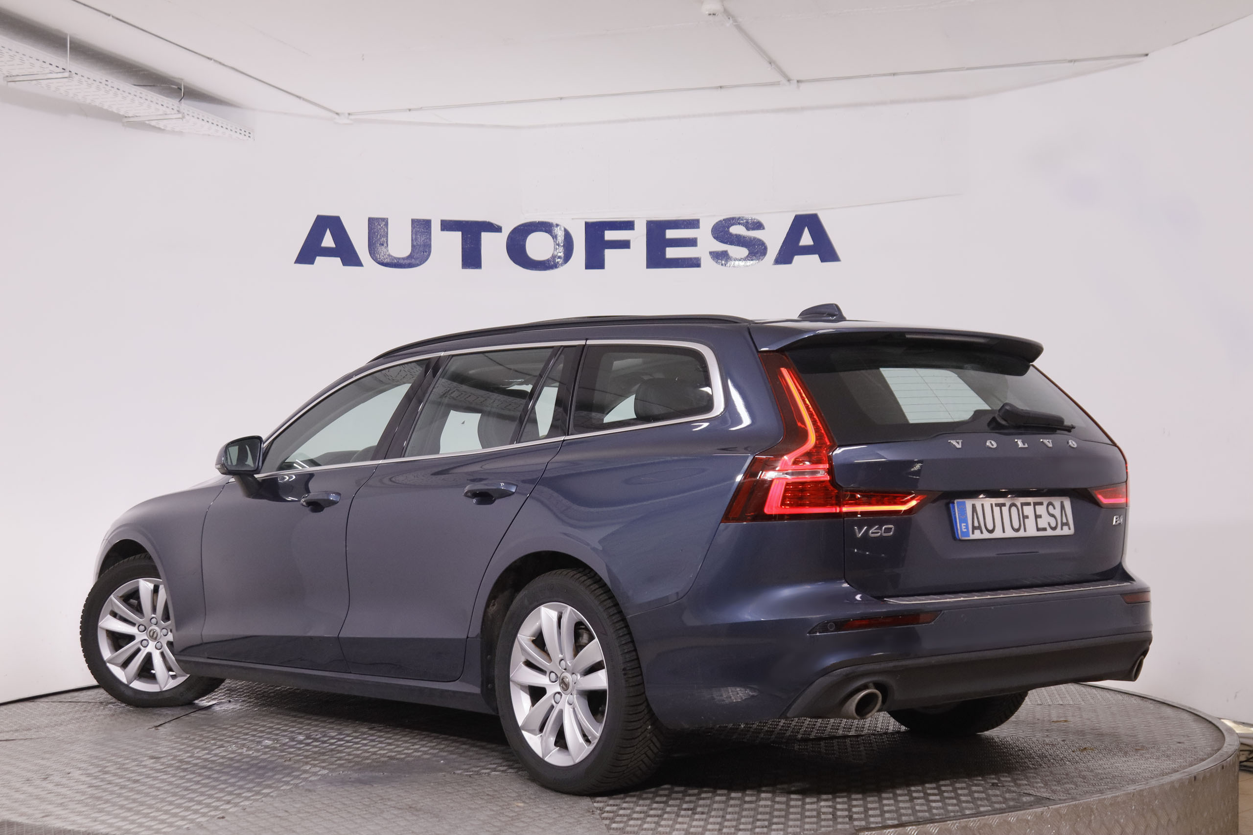 Volvo V60 2.0 B4 Diesel Momentum Business - foto 7