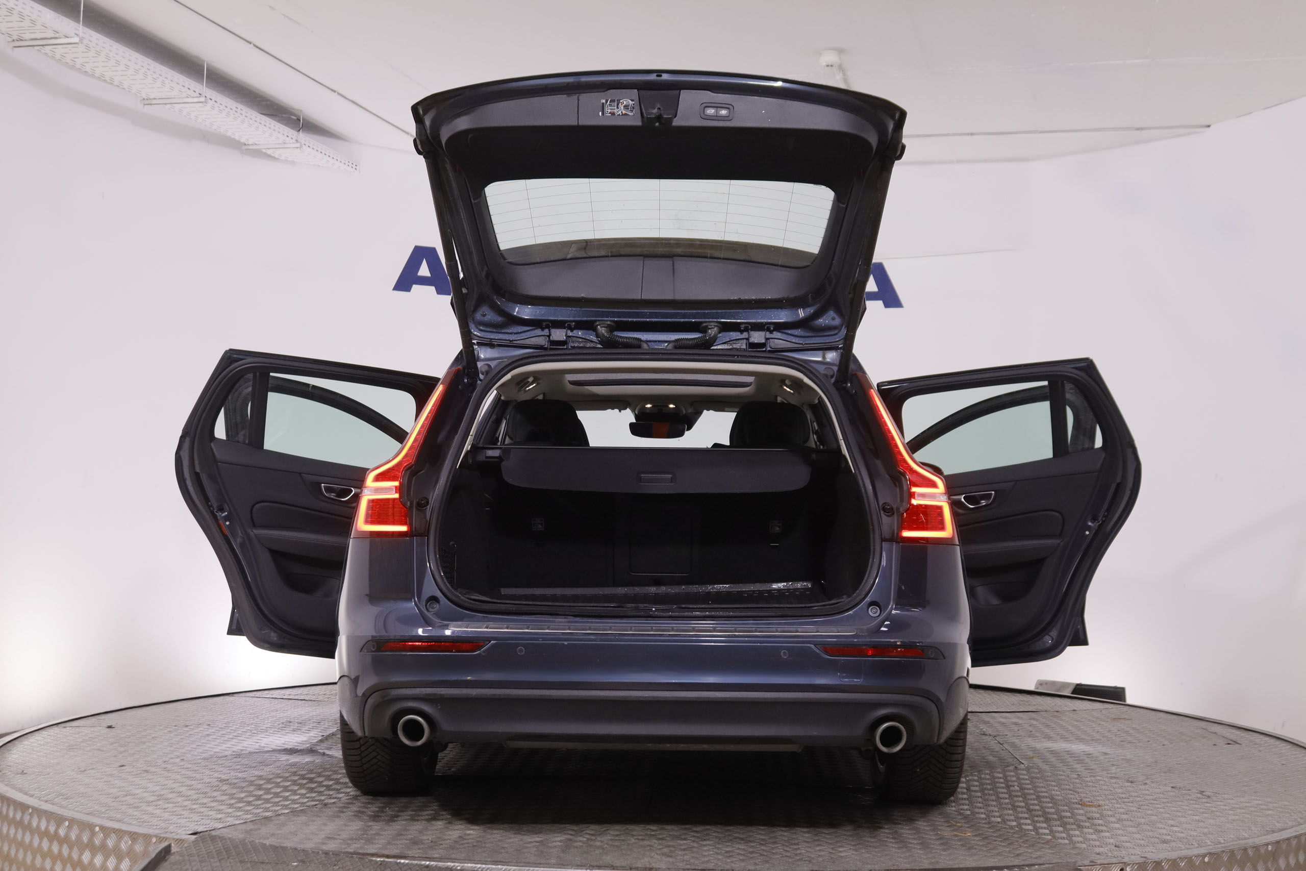 Volvo V60 2.0 B4 Diesel Momentum Business - foto 9