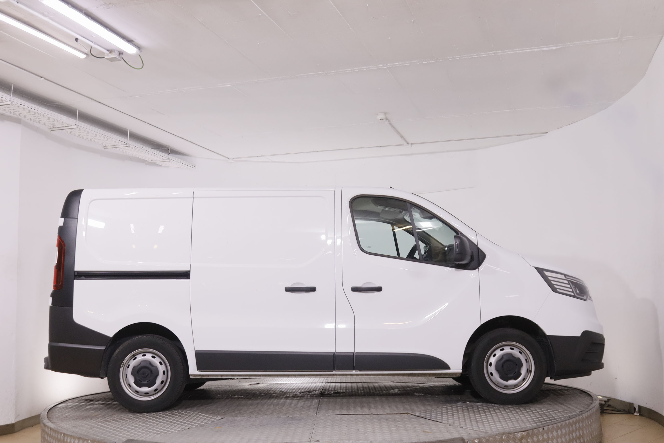Renault Trafic 2.0 BlueHDi L1H1 Venta Solo Profesional - foto 3