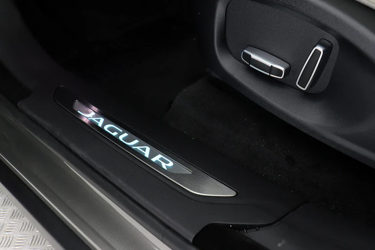 Jaguar F-pace Nuevo 2.0L i4D Prestige Auto AWD 240cv 5p # GARANTIA FAB 03/2023 foto 27