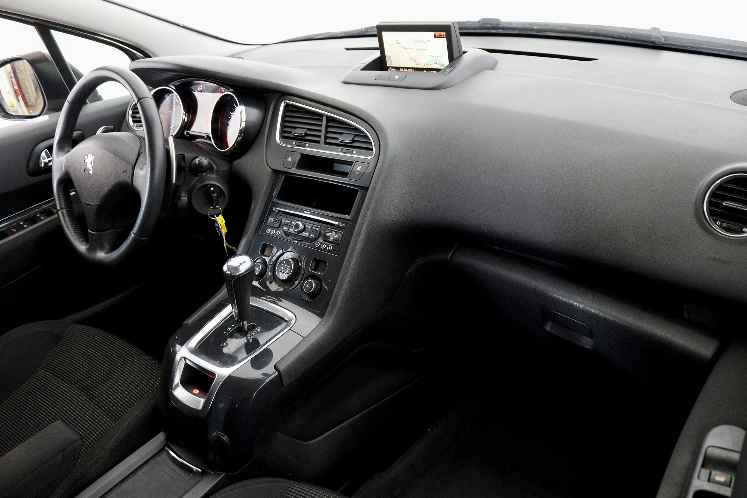 Peugeot 5008 1.6 HDi 112cv Premium 5p CMP #LIBRO, NAVY, BLUETOOTH - Foto 15