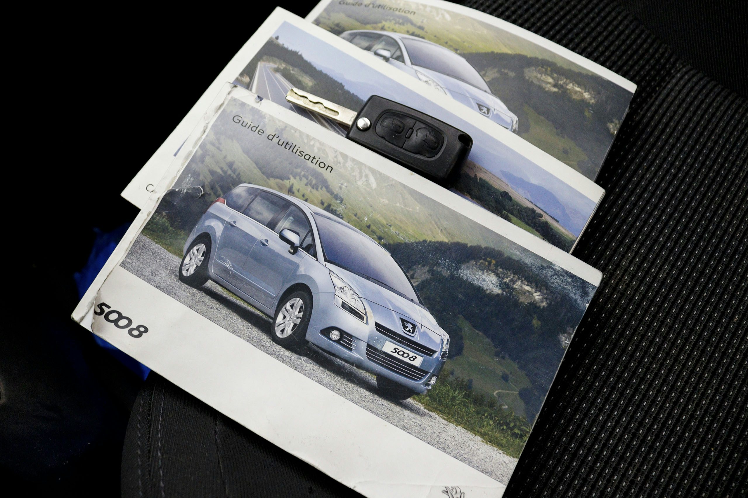 Peugeot 5008 1.6 HDi 112cv Premium 5p CMP #LIBRO, NAVY, BLUETOOTH - Foto 27