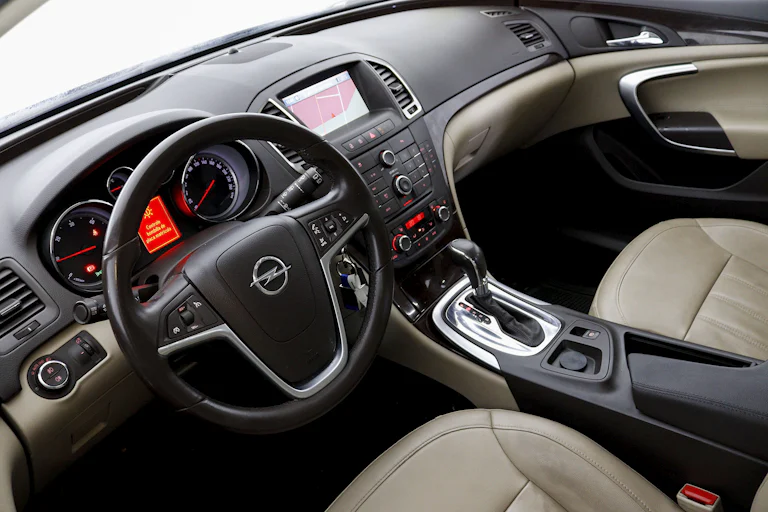 Opel Insignia 2.0 CDTi 160cv Sport AUTO 4P # NAVY, CUERO foto 14