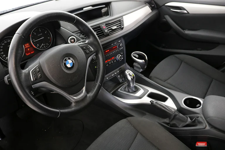 BMW X1 xDrive 18dA Auto 143cv 5p # LIBRO REVISION,PARKTRONIC foto 17