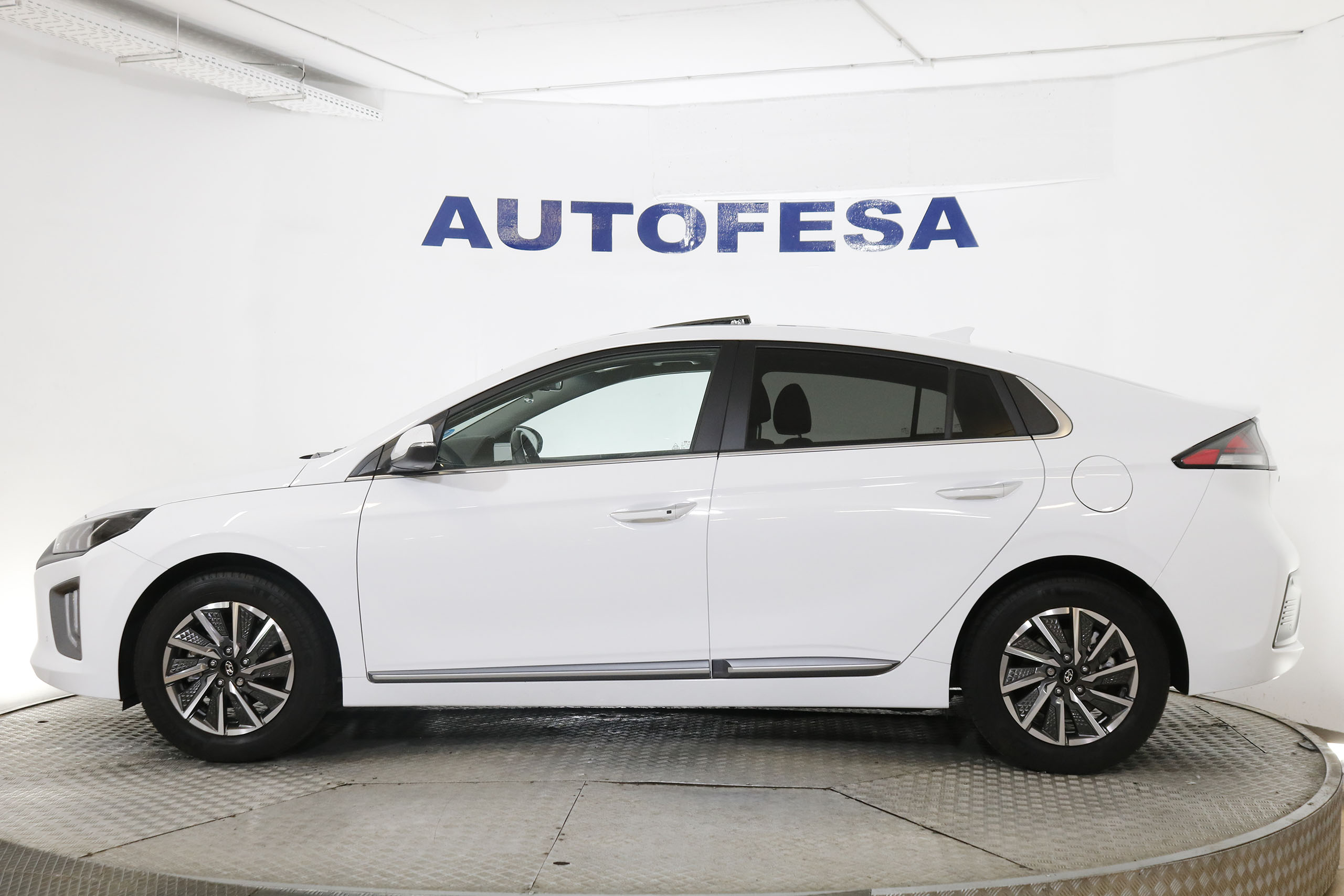 Hyundai Ioniq Style Electrico 136cv Auto 5P # GARANTIA FAB 08/2025, NAVY, CUERO, TECHO ELECTRICO foto 5
