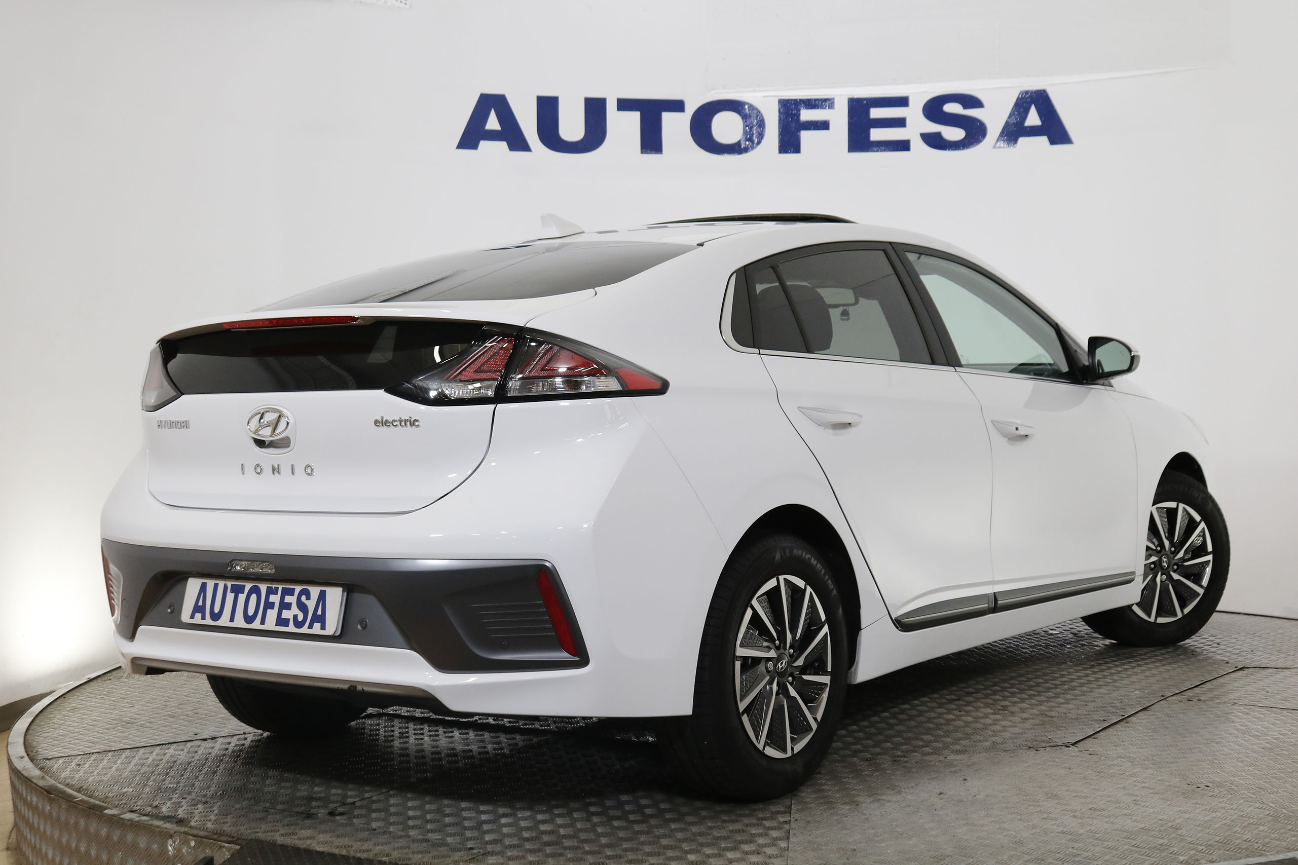 Hyundai Ioniq Style Electrico 136cv Auto 5P # GARANTIA FAB 08/2025, NAVY, CUERO, TECHO ELECTRICO foto 6