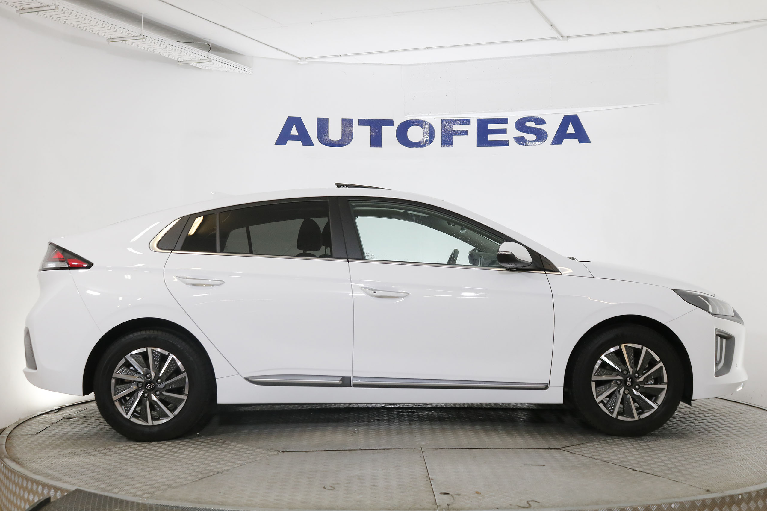 Hyundai Ioniq Style Electrico 136cv Auto 5P # GARANTIA FAB 08/2025, NAVY, CUERO, TECHO ELECTRICO foto 10