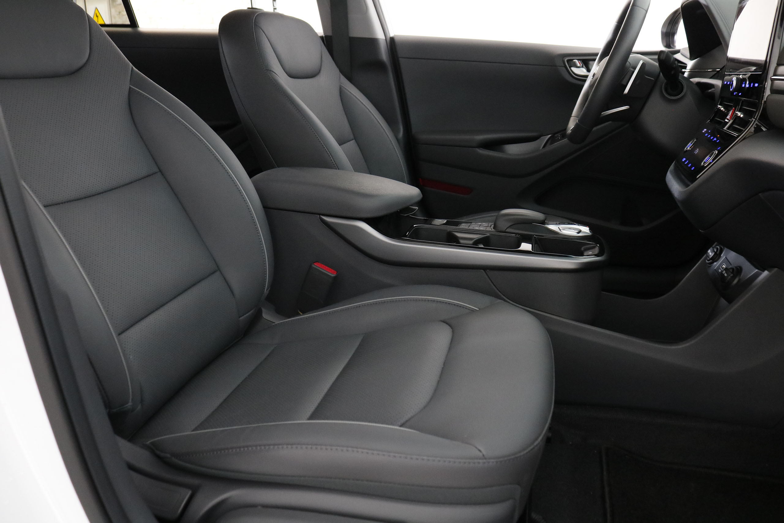 Hyundai Ioniq Style Electrico 136cv Auto 5P # GARANTIA FAB 08/2025, NAVY, CUERO, TECHO ELECTRICO foto 24