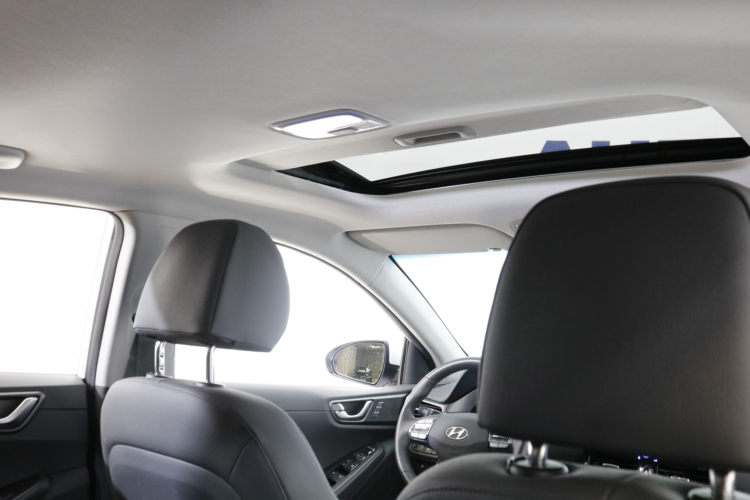 Hyundai Ioniq Style Electrico 136cv Auto 5P # GARANTIA FAB 08/2025, NAVY, CUERO, TECHO ELECTRICO foto 26