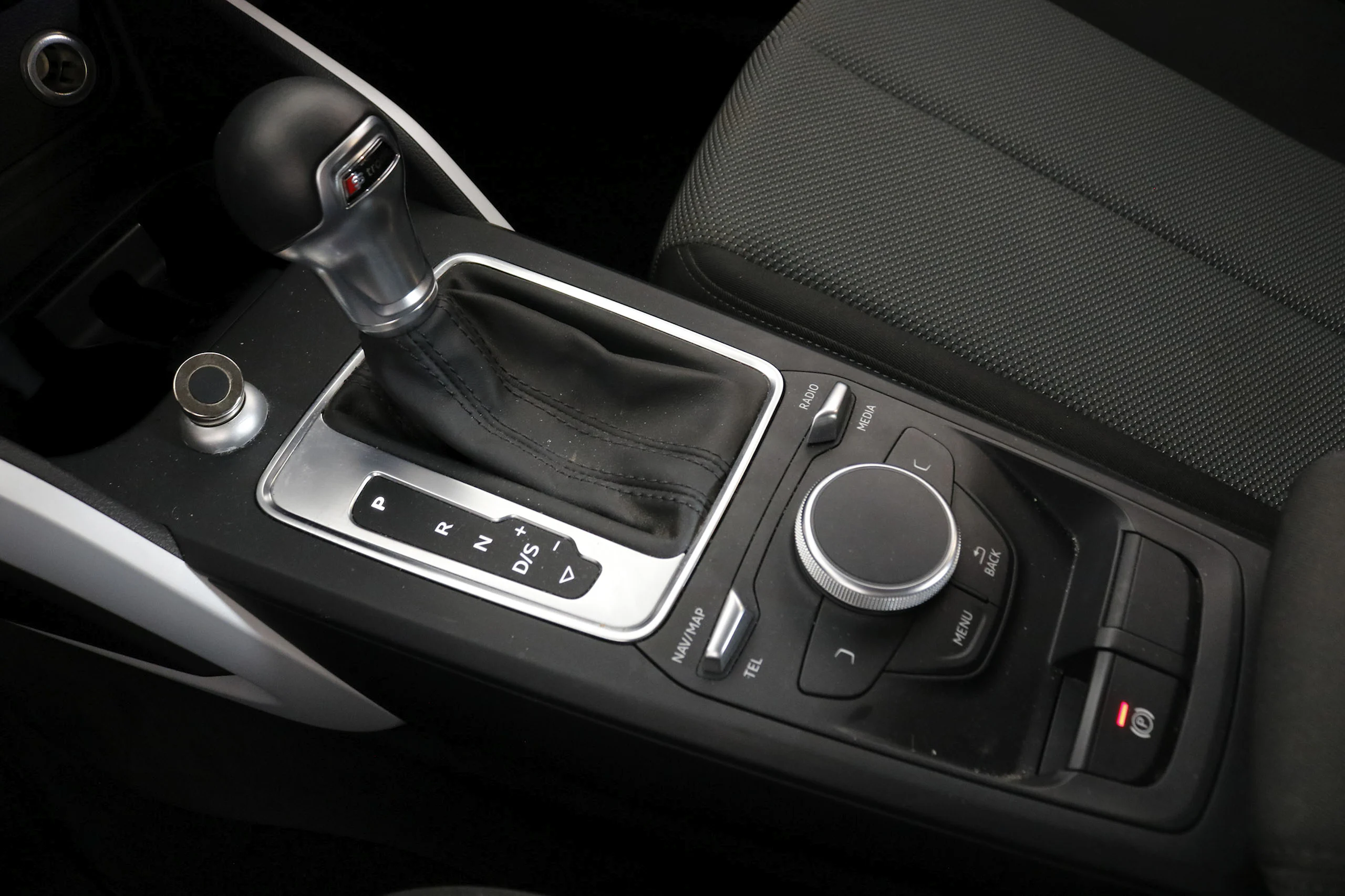 Audi Q2 1.0 30 TFSI S-TRONIC DESIGN EDITION 116CV 5P # PARKTRONIC,FAROS LED - Foto 21