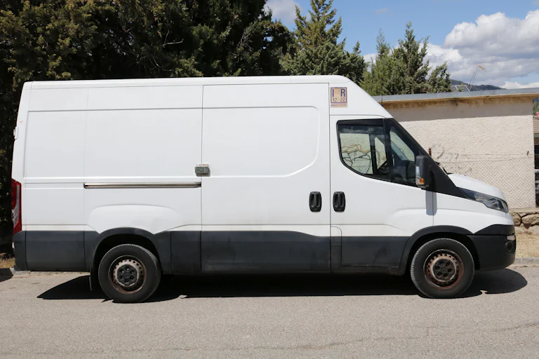 Iveco Daily 35 S 12 V H2 3520 ISOTERMO 115cv 4P # IVA DEDUCIBLE,PARKTRONIC foto 5
