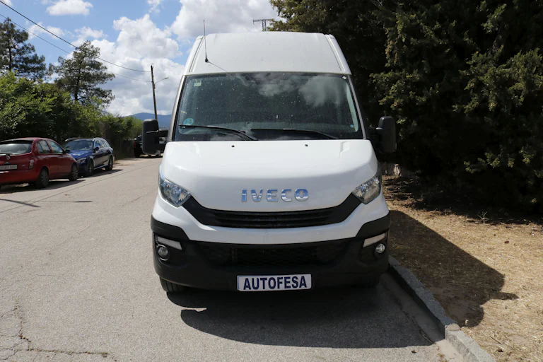 Iveco Daily 35 S 12 V H2 3520 ISOTERMO 115cv 4P # IVA DEDUCIBLE,PARKTRONIC foto 2