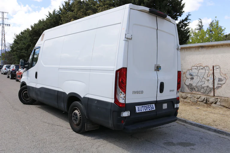 Iveco Daily 35 S 12 V H2 3520 ISOTERMO 115cv 4P # IVA DEDUCIBLE,PARKTRONIC foto 9