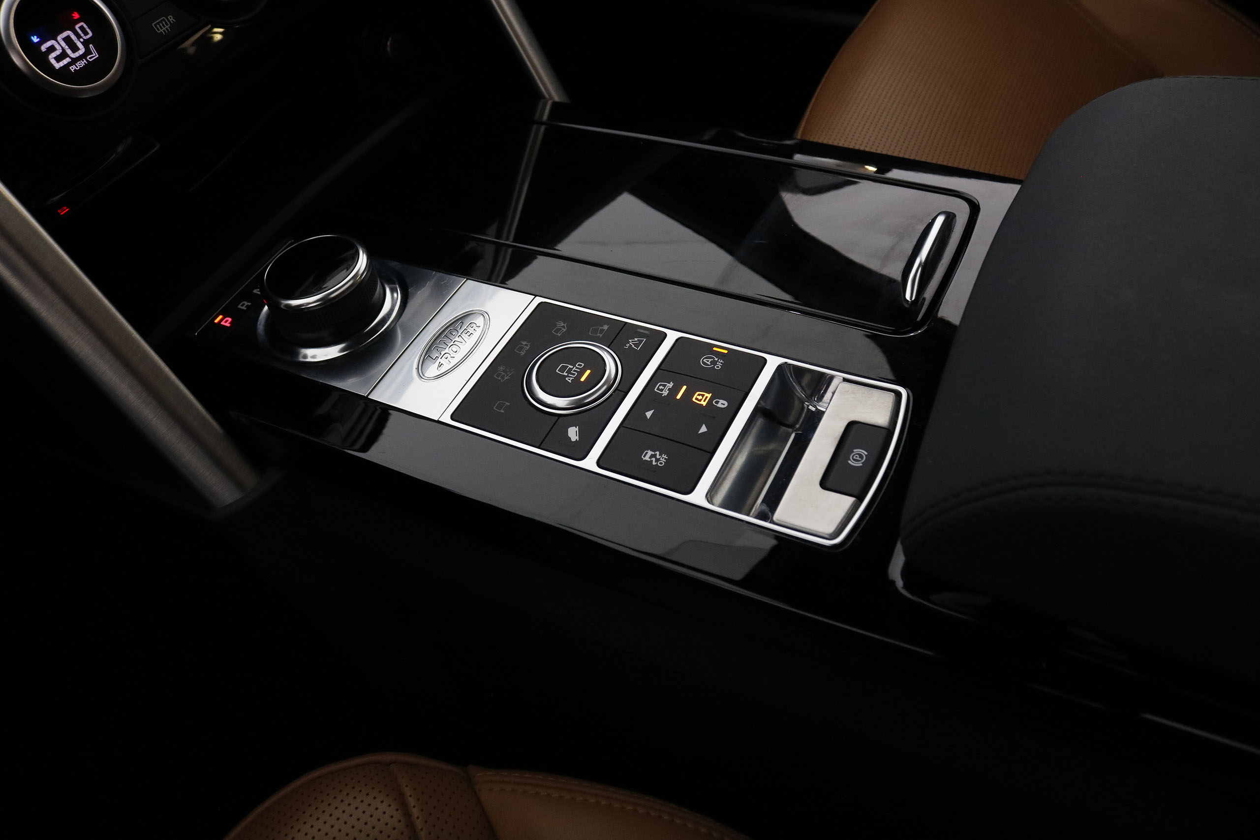 Land Rover Discovery 3.0 SDV6 HSE AUTO 7 PLAZAS 306CV 5P # TECHO,CUERO,NAVY foto 18