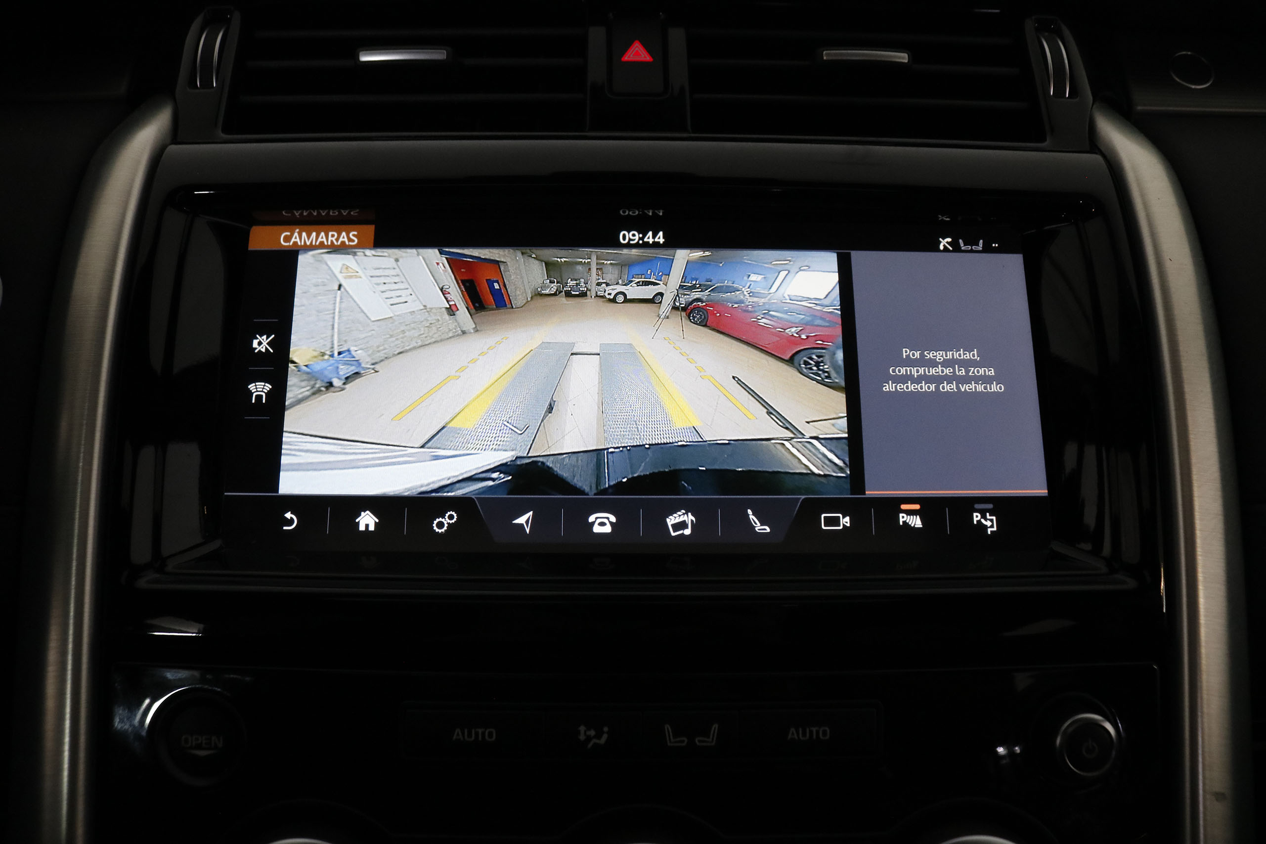 Land Rover Discovery 3.0 SDV6 HSE AUTO 7 PLAZAS 306CV 5P # TECHO,CUERO,NAVY foto 20