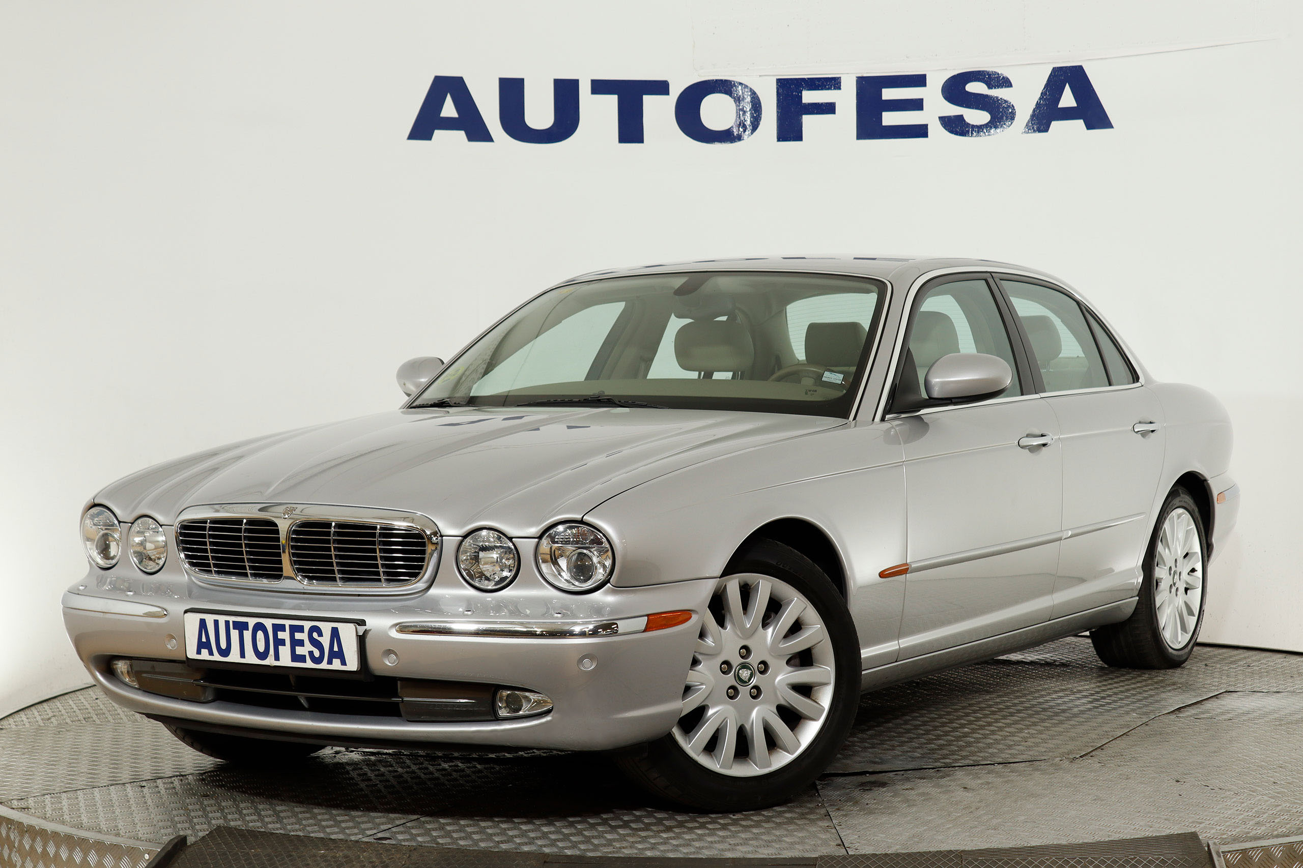 Jaguar Xj8 4.2 V8 Auto 300cv Ejecutive 4P # CUERO foto 1