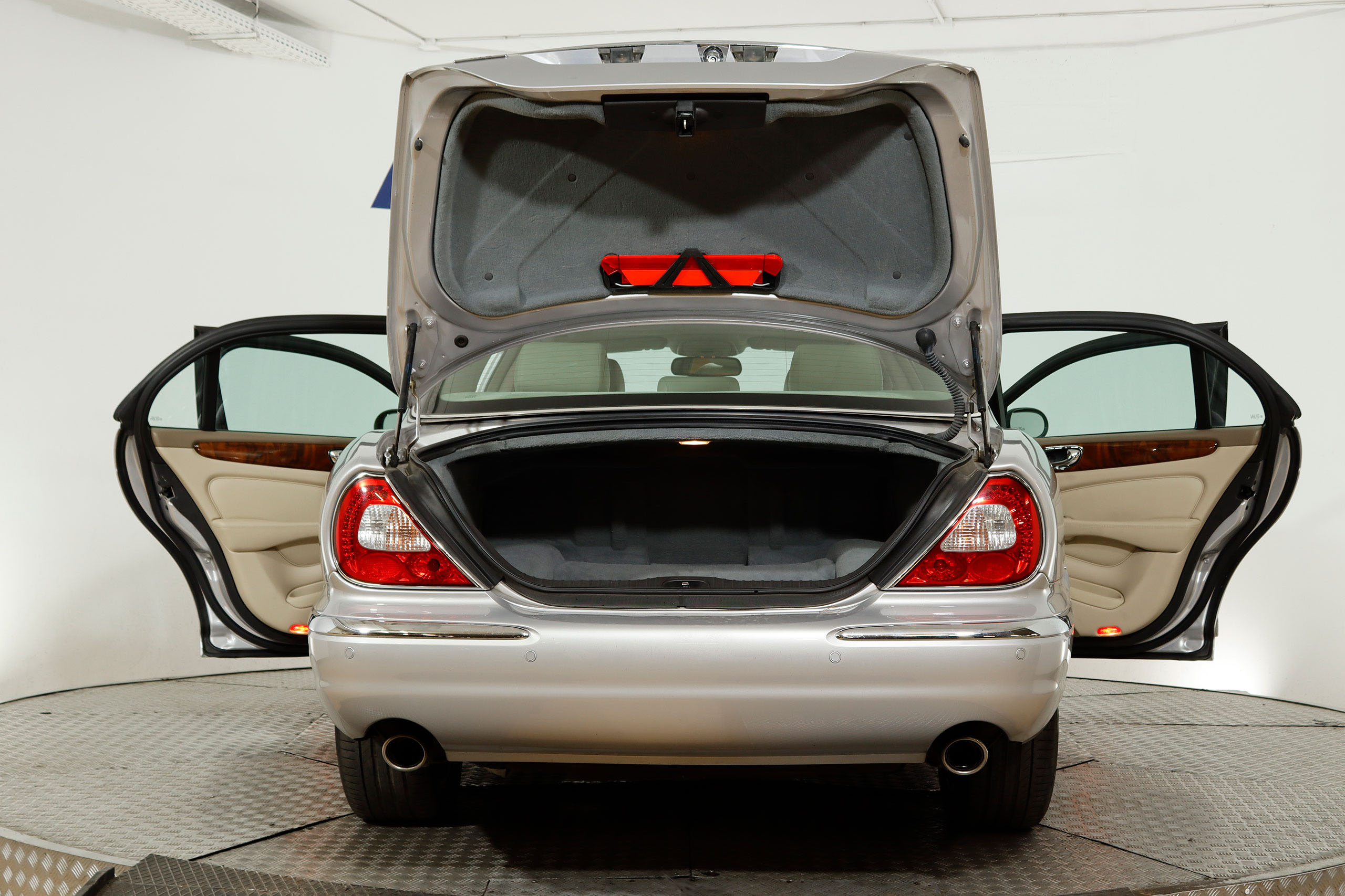 Jaguar Xj8 4.2 V8 Auto 300cv Ejecutive 4P # CUERO foto 11