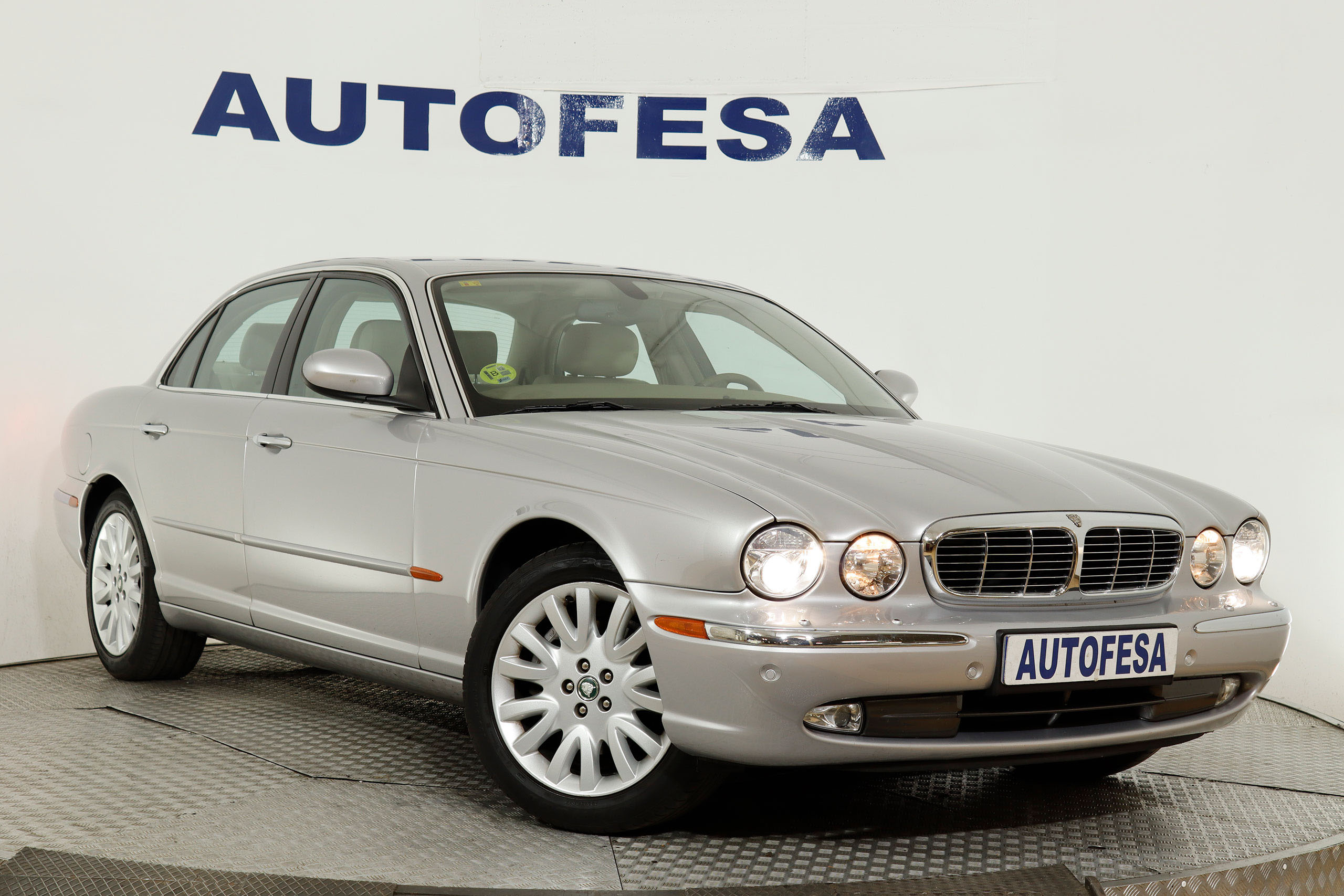 Jaguar Xj8 4.2 V8 Auto 300cv Ejecutive 4P # CUERO foto 3