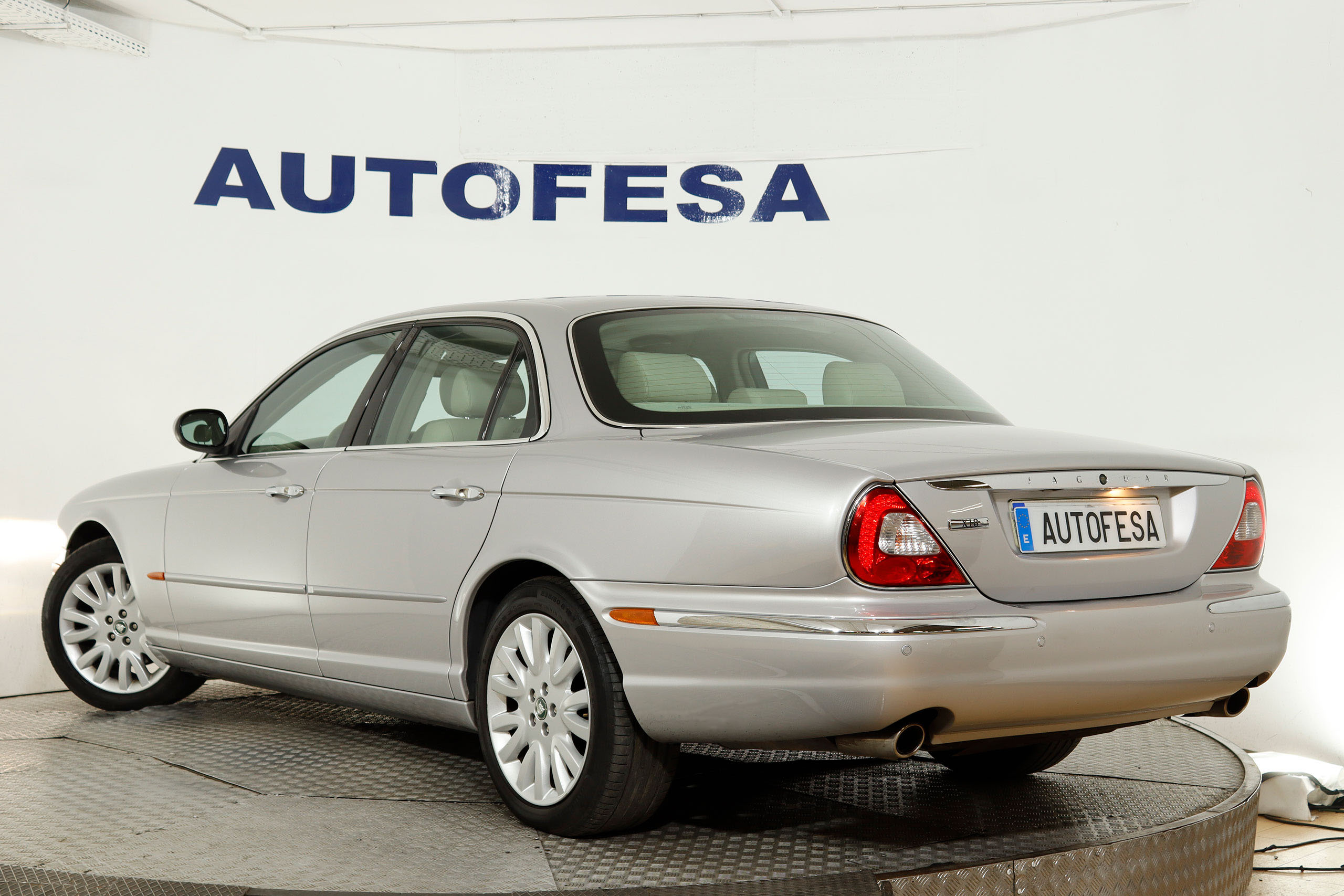 Jaguar Xj8 4.2 V8 Auto 300cv Ejecutive 4P # CUERO foto 9