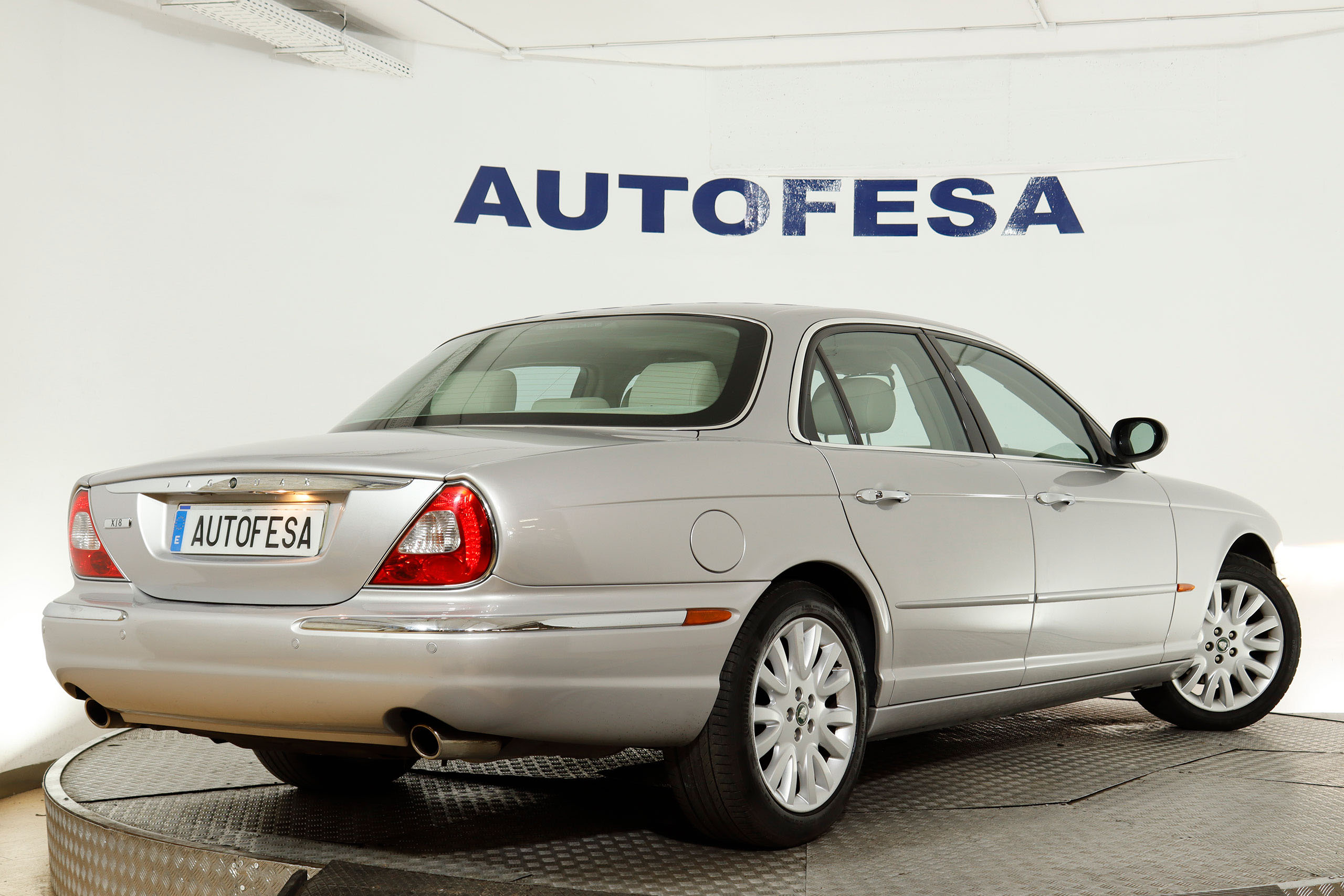 Jaguar Xj8 4.2 V8 Auto 300cv Ejecutive 4P # CUERO foto 6