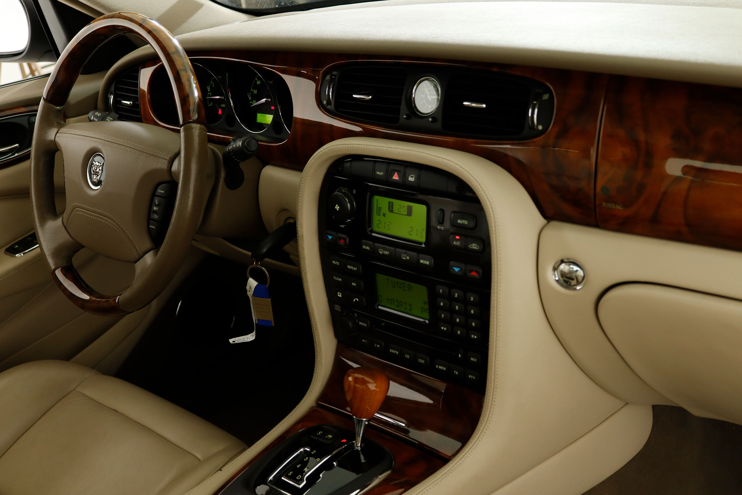 Jaguar Xj8 4.2 V8 Auto 300cv Ejecutive 4P # CUERO foto 21