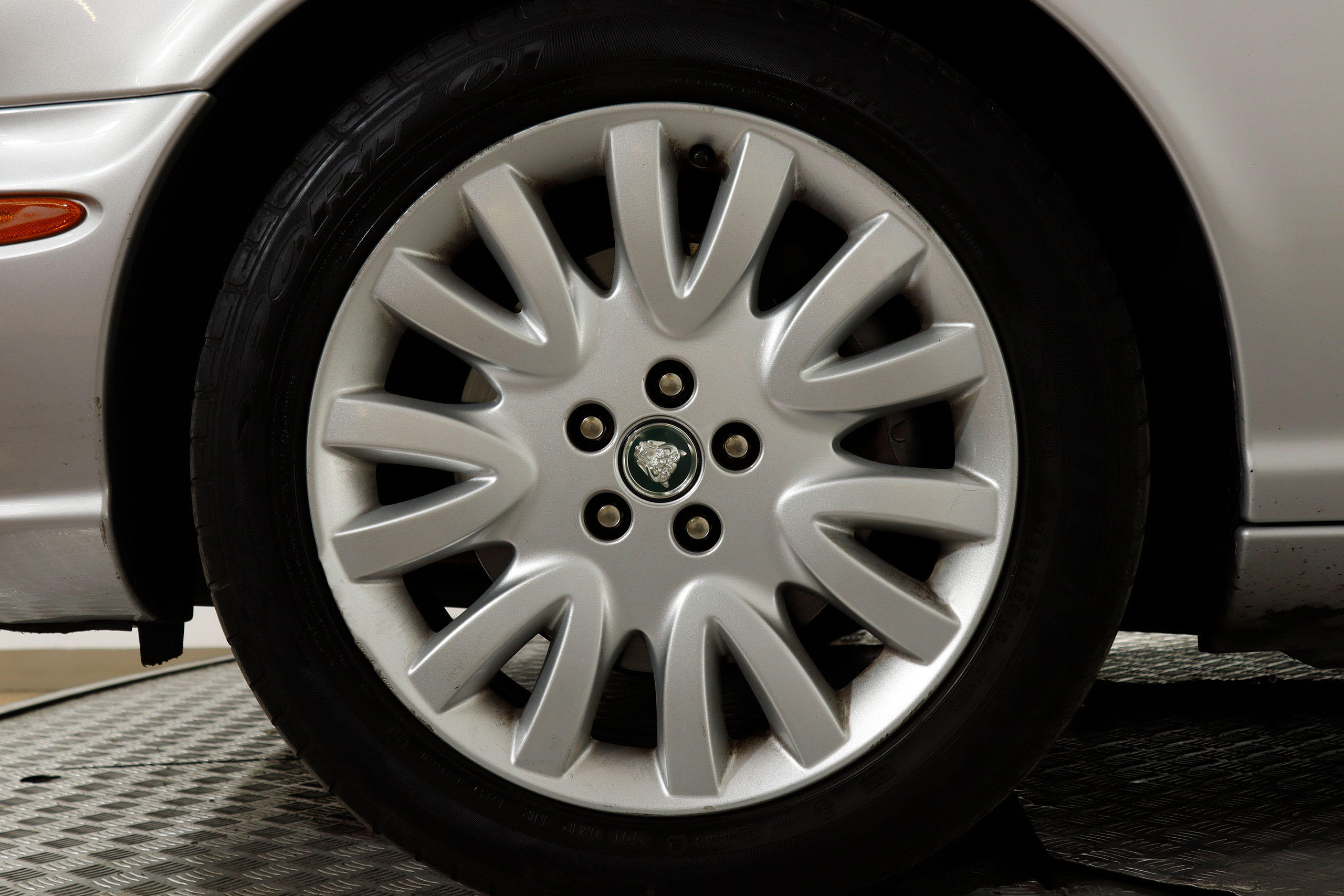 Jaguar Xj8 4.2 V8 Auto 300cv Ejecutive 4P # CUERO foto 25