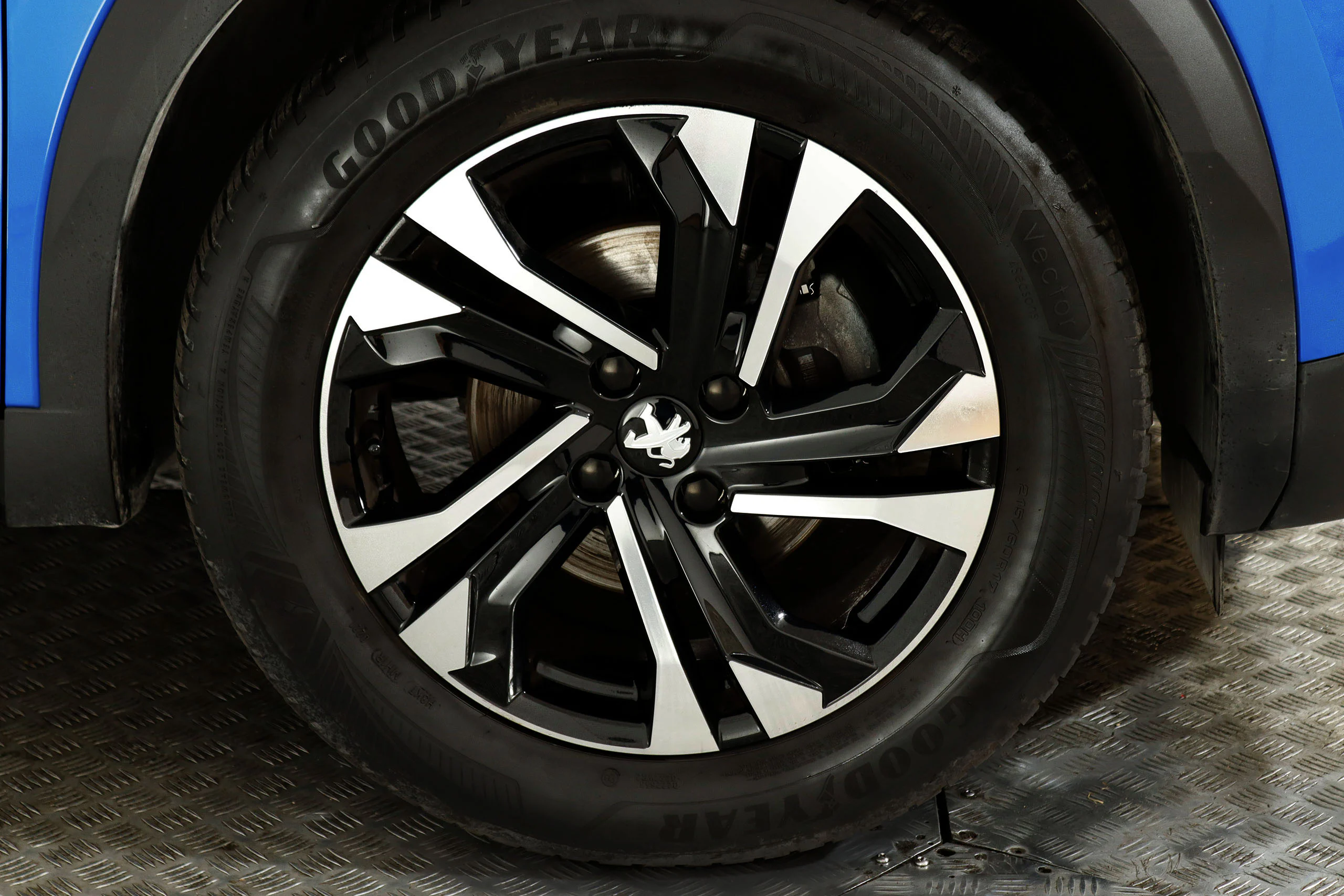 Peugeot 2008 1.2 PureTech 130cv Allure Pack 5P S/S # NAVY,CAMARA,FAROS LED - Foto 26