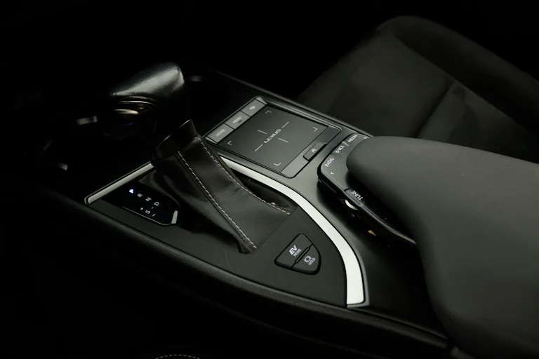 Lexus UX 250h UX250H 2.0 Hybrid Business Navegation Auto 184cv 2WD 5p # IVA DEDUCIBLE,NAVY foto 15