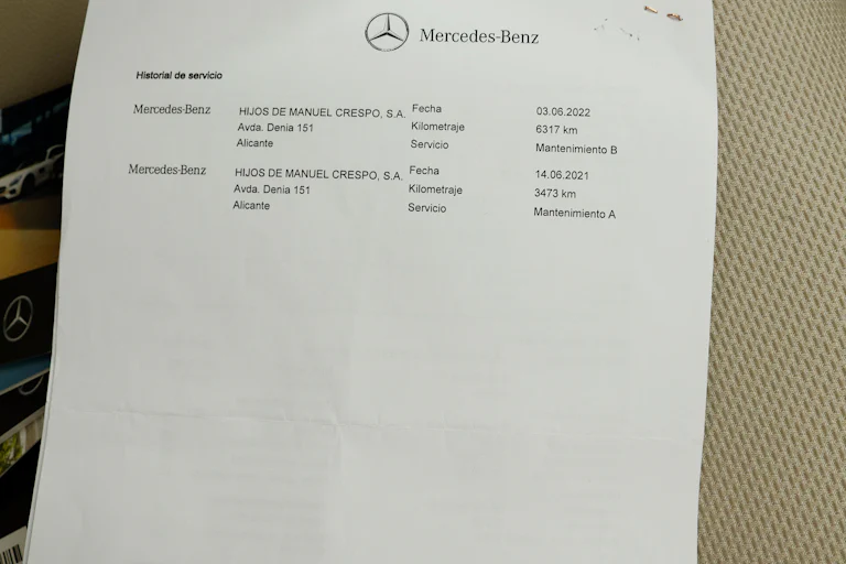 Mercedes-benz E 300 E 300 e AMG LINE Hibrido Enchufable Auto 211cv 4P # NAVY,FAROS MULTIBEAM foto 32