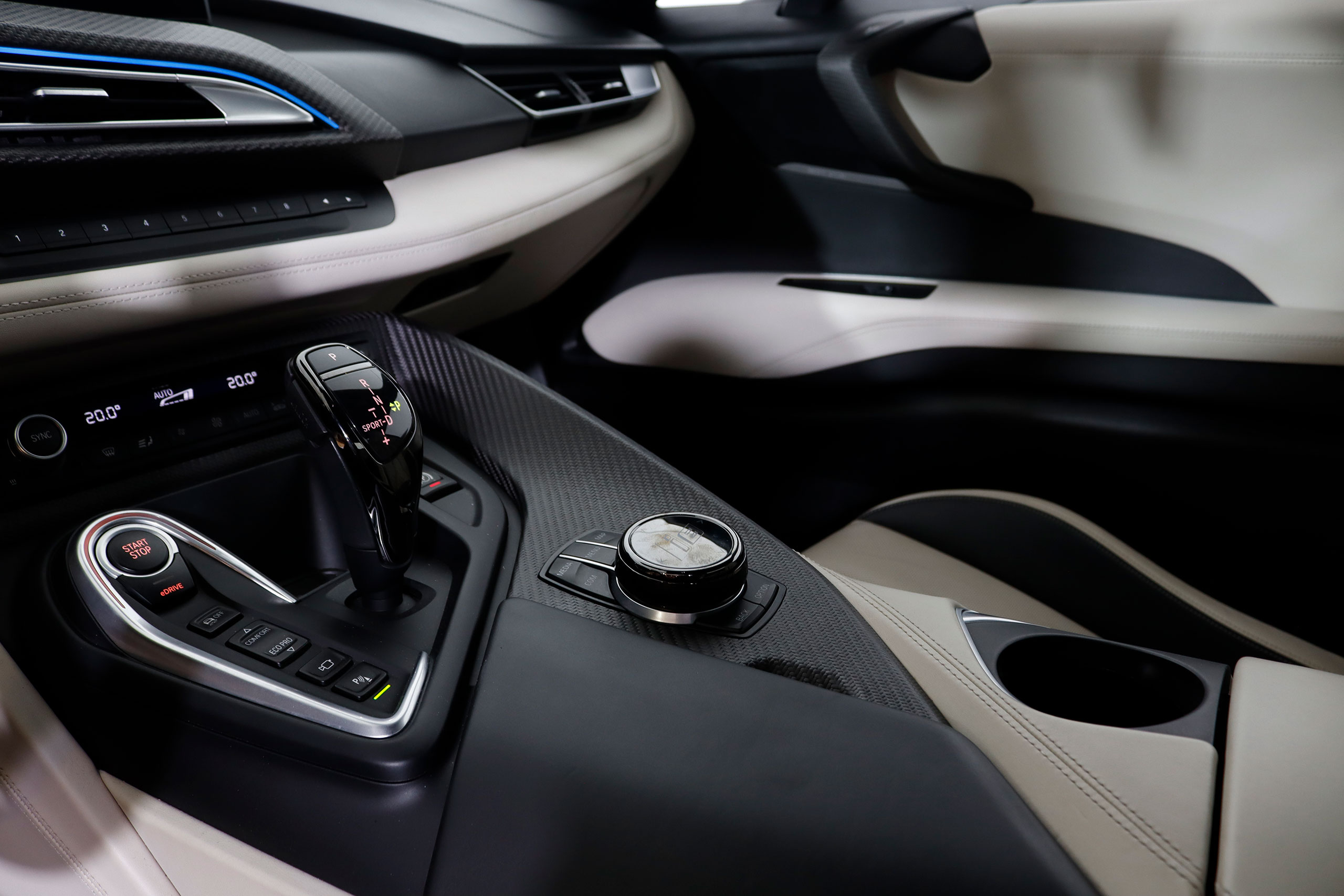 BMW I8 Roadster Híbrido Enchufable 367cv Auto 2P # CUERO, NAVY, FAROS LED foto 14