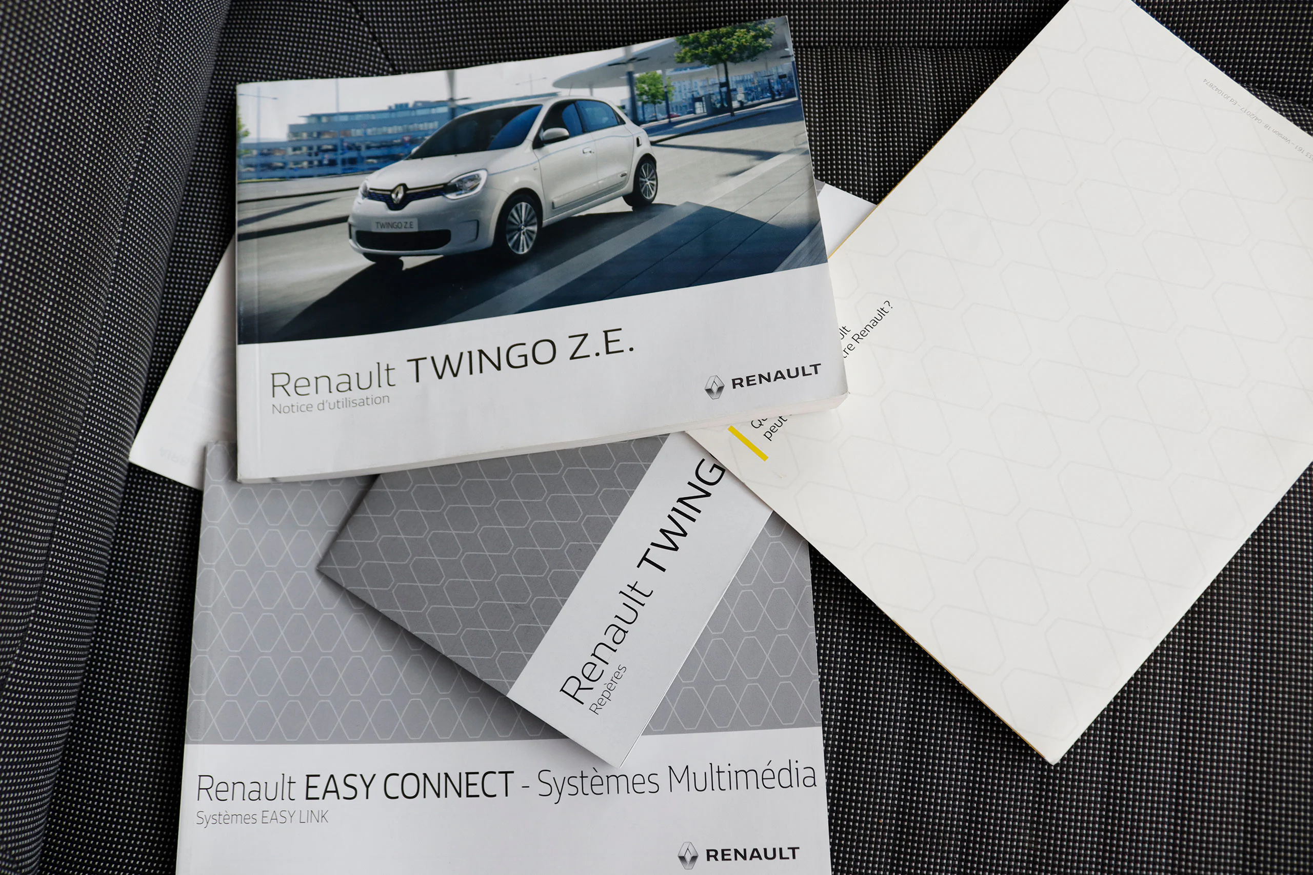 Renault Twingo Electrico Zen 82cv  Auto 5P # IVA DEDUCIBLE, BLUETOOTH, LIBRO DE REVISIONES - Foto 19