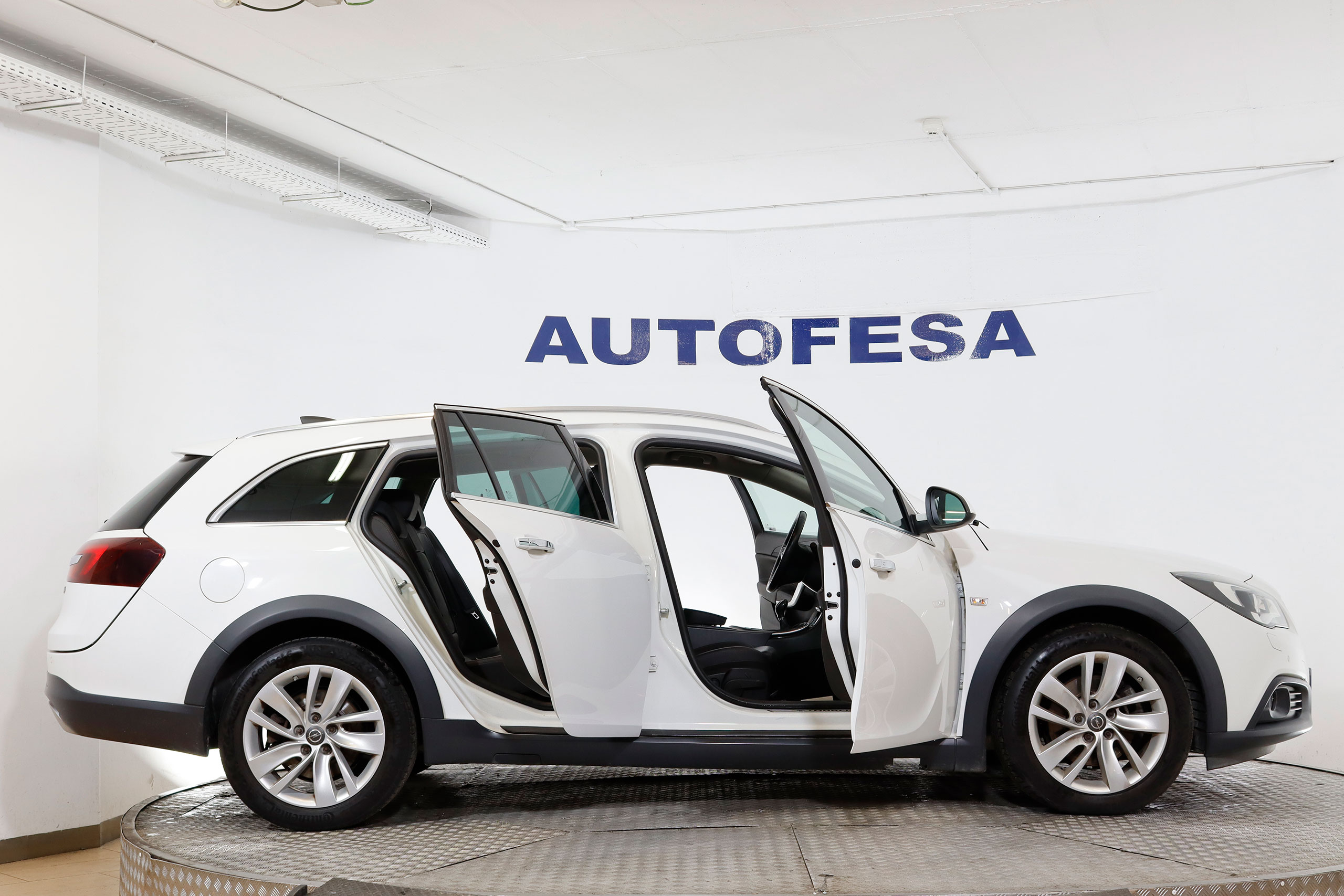 Opel Insignia Country Tourer 2.0 CDTI 4X4 170cv 5P S/S # NAVY, CUERO, BIXENON ,CAMARA TRASERA foto 11