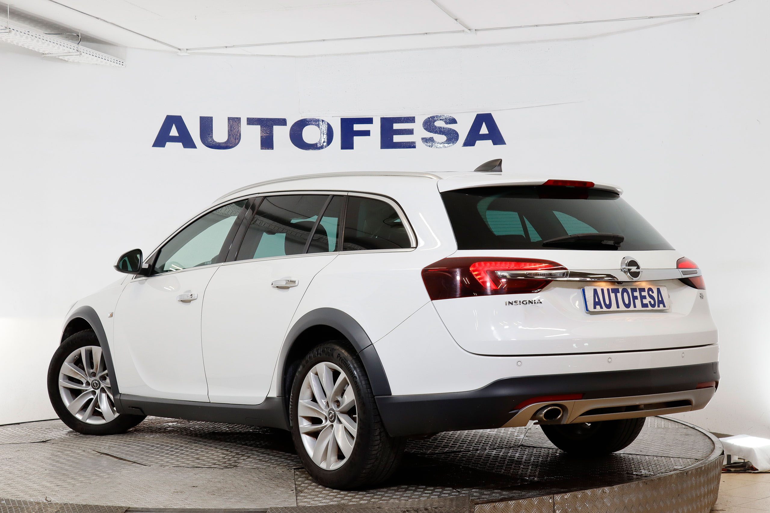 Opel Insignia Country Tourer 2.0 CDTI 4X4 170cv 5P S/S # NAVY, CUERO, BIXENON ,CAMARA TRASERA foto 6