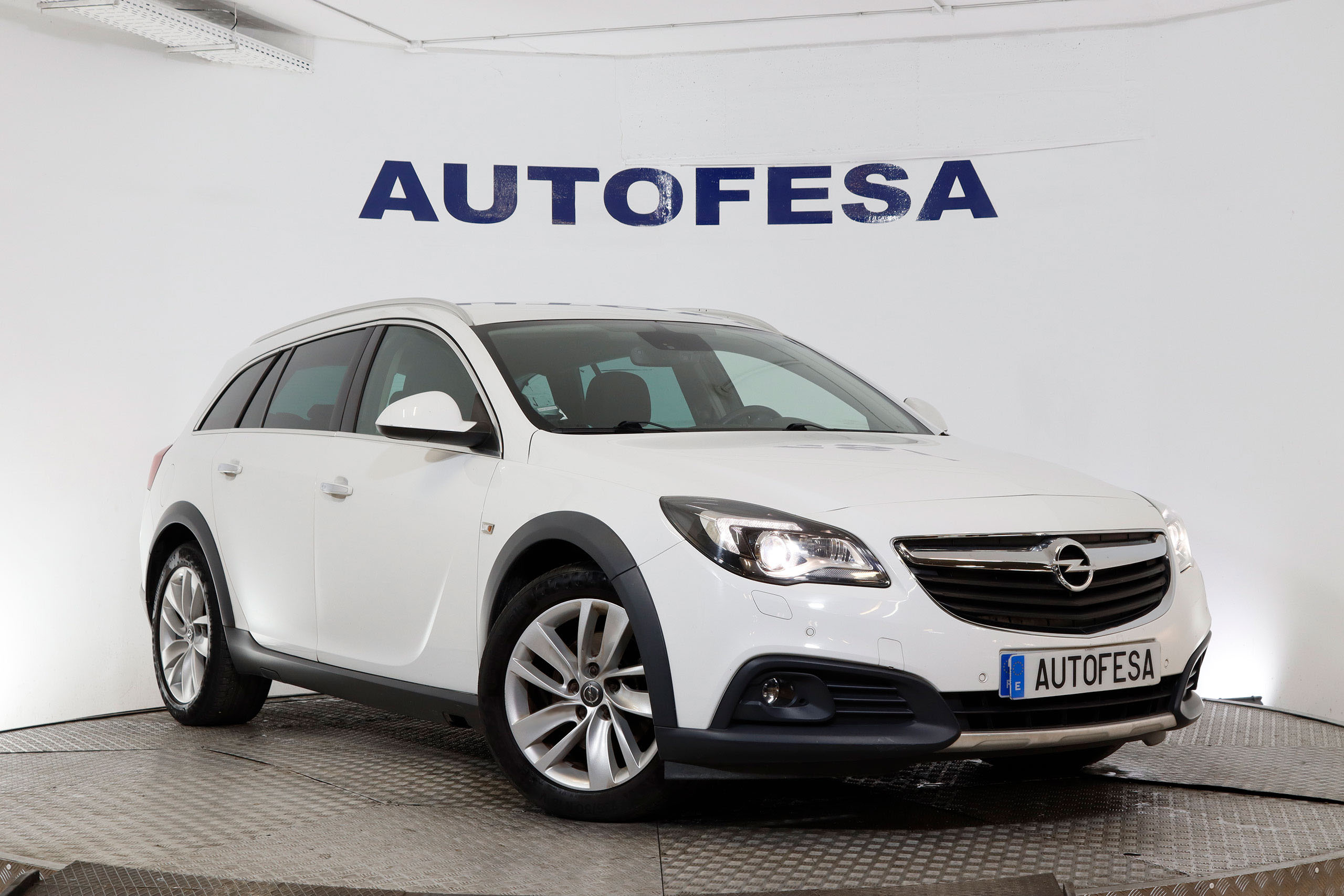 Opel Insignia Country Tourer 2.0 CDTI 4X4 170cv 5P S/S # NAVY, CUERO, BIXENON ,CAMARA TRASERA foto 3