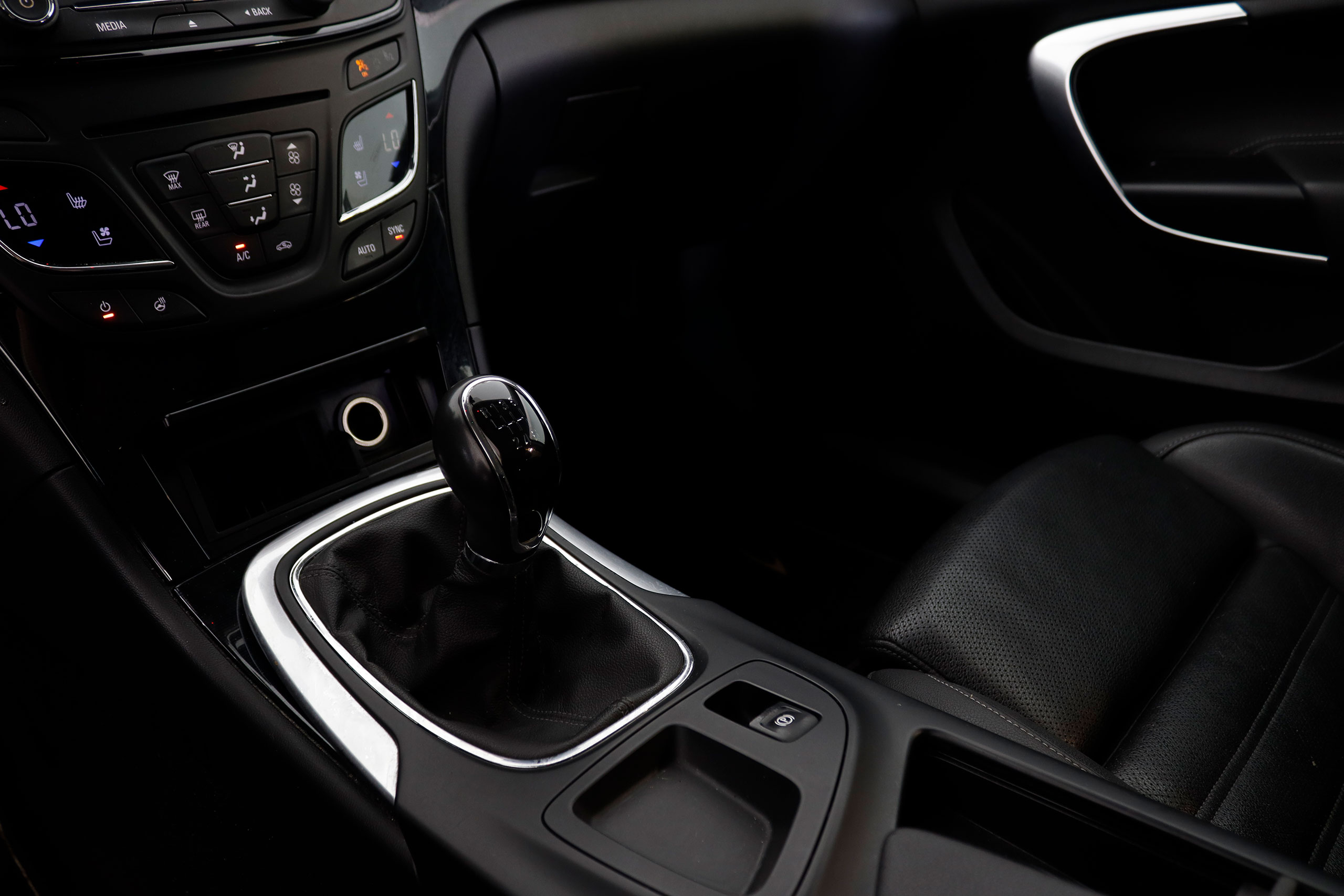 Opel Insignia Country Tourer 2.0 CDTI 4X4 170cv 5P S/S # NAVY, CUERO, BIXENON ,CAMARA TRASERA foto 19