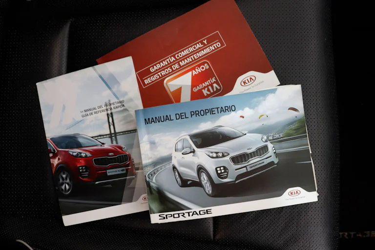 Kia Sportage 1.6 CRDI GT-Line 4WD 136cv Auto 5P # NAVY, CUERO, TECHO ELEC PANORAMICO, BIXENON foto 29