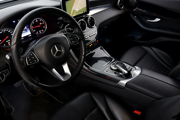 Mercedes-benz Glc 250 4Matic Auto 204cv 5P # IVA DEDUCIBLE,CUERO,NAVY,FAROS LED,ESTRIBOS foto 17