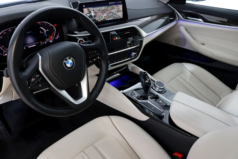 BMW 530 X-DRIVE LUXURY LINE AUTO 252cv 4P S/S # IVA DEDUCIBLE, NAVY, CUERO, FAROS LED foto 17