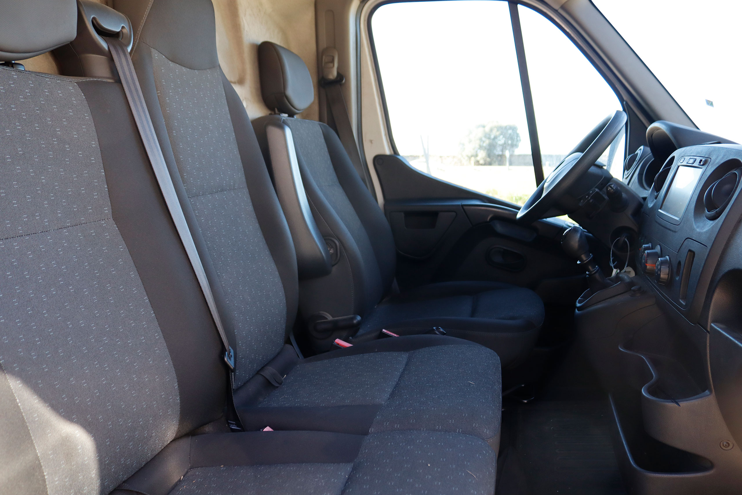 Opel Movano FURGON 2.3 L2H2 35T 130cv 4P # IVA DEDUCIBLE,NAVY, BLUETOOTH foto 15