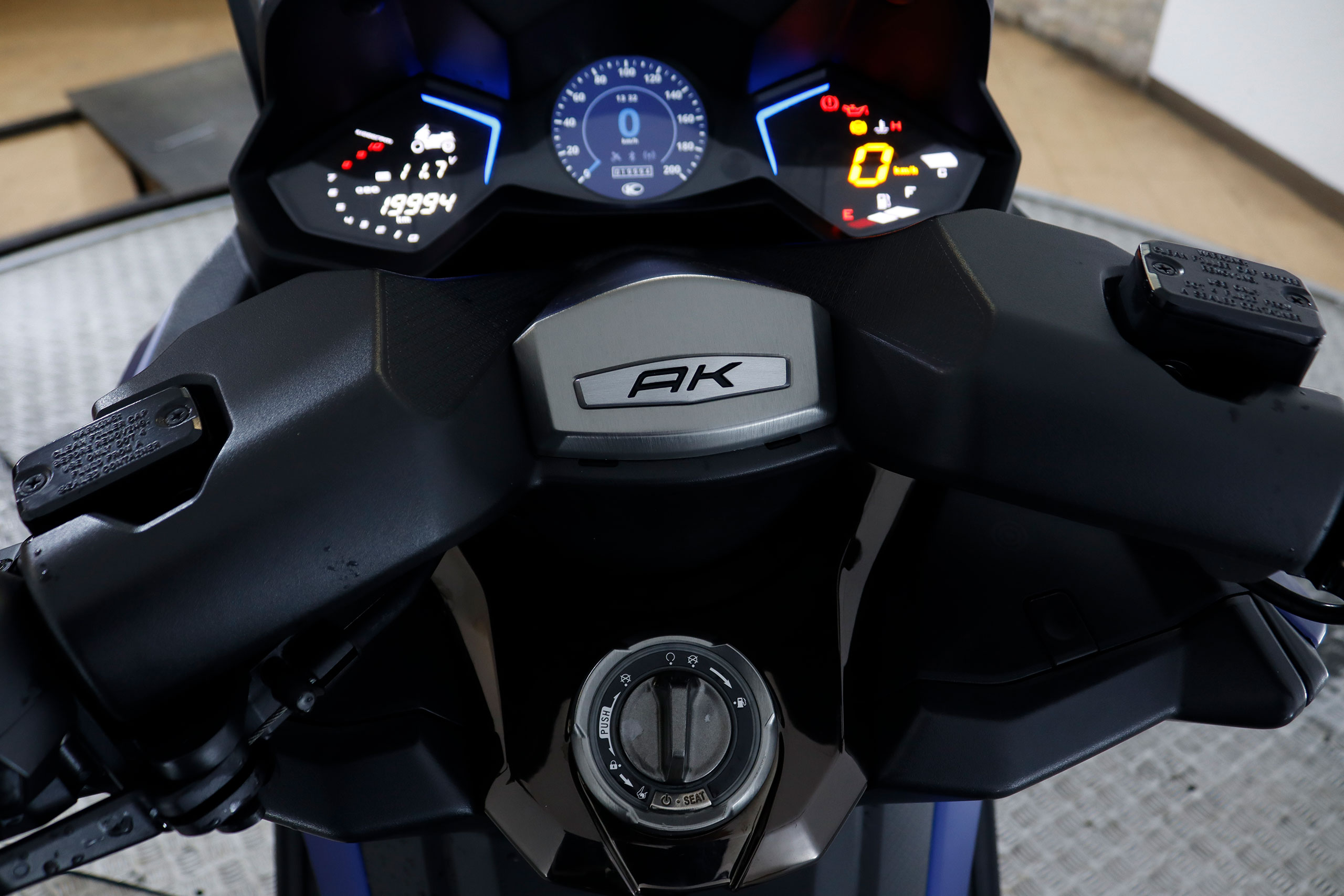 Kymco AK 550 54cv ABS # FAROS LED foto 18