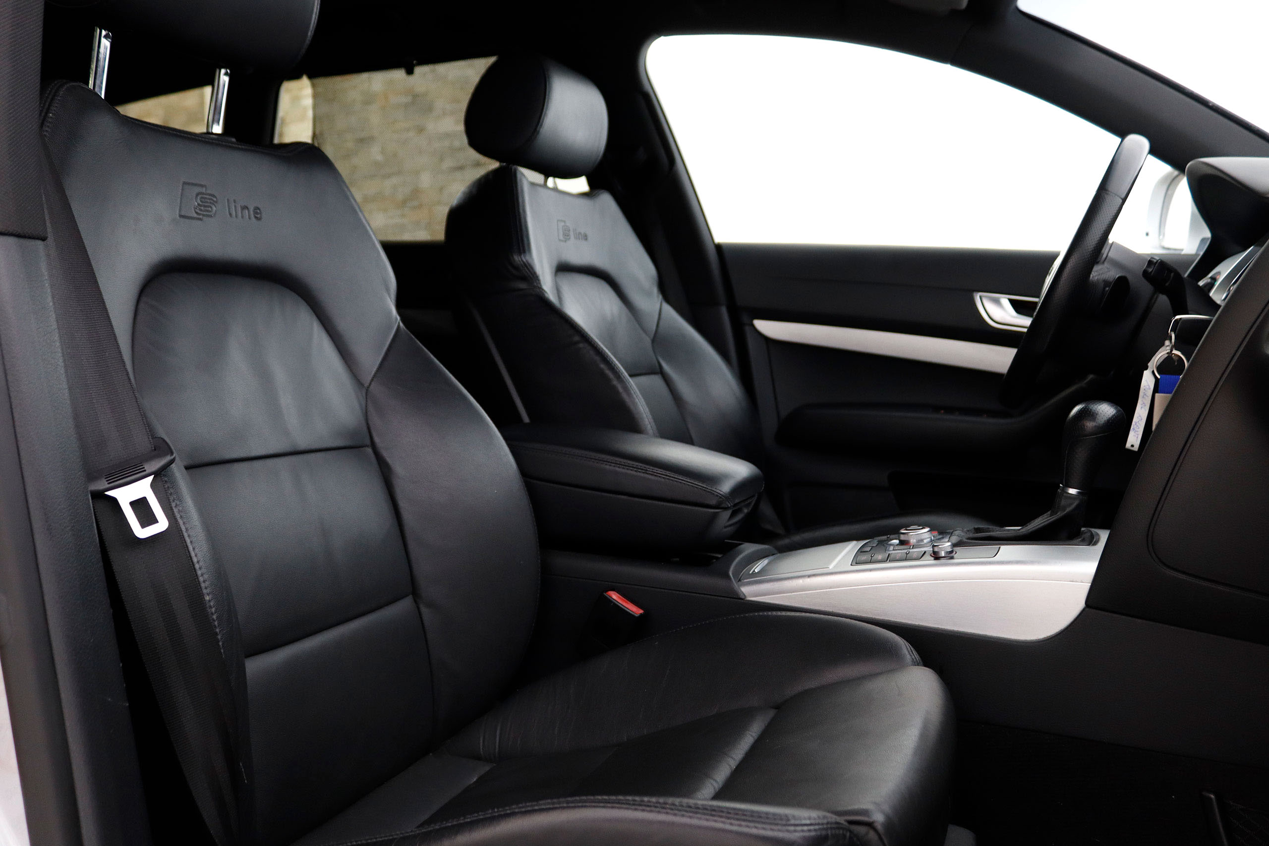 Audi A6 AVANT 3.0 TDI S-Line Quattro 240cv Auto 5P # NAVY, CUERO, BIXENON foto 25